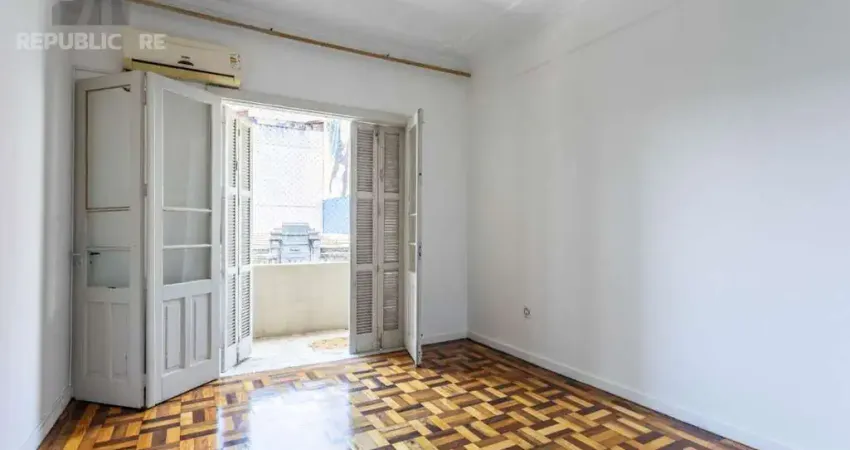 Apartamento à venda no centro histórico com 79 m² e 2 dormitórios/quartos.