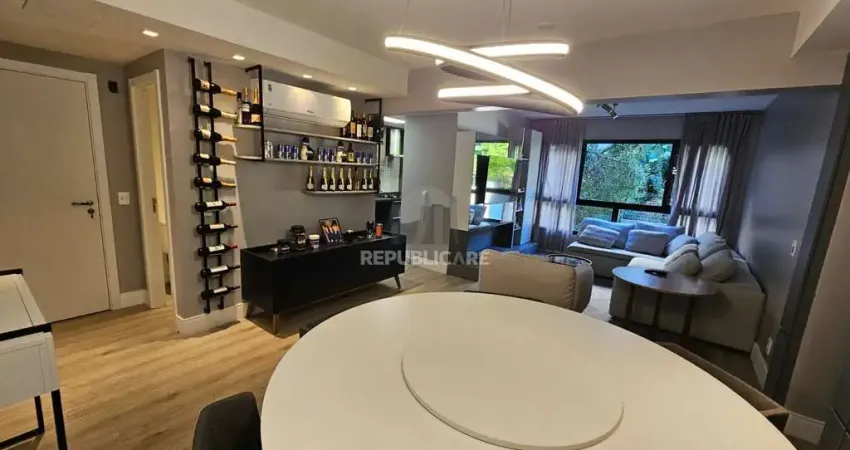 Apartamento à venda no bairro menino deus com 101 m² e 3 dormitórios/quartos.