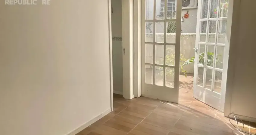 Apartamento à venda no bairro menino deus com 74m² e 2 dormitórios/quartos.