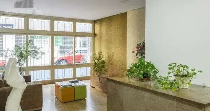 Apartamento à venda no centro histórico com 1 dormitório e 35 m² disponíveis.