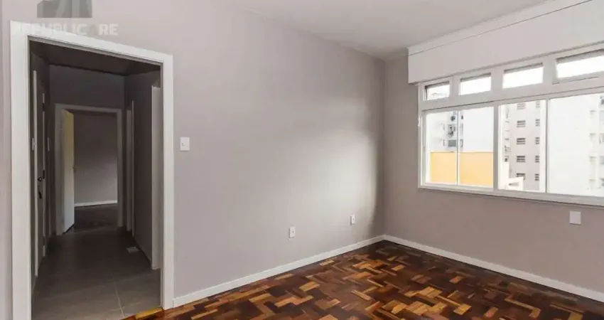 Apartamento à venda no centro histórico com 40m² e 1 dormitório/quarto disponível.