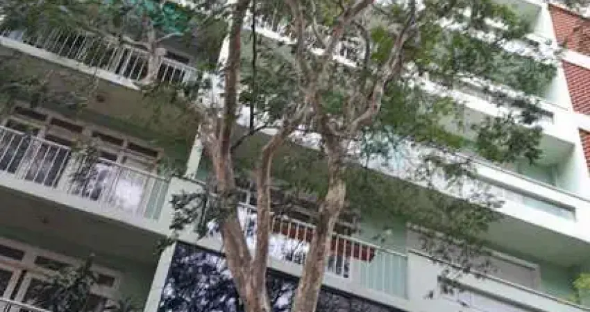 Apartamento à venda no centro histórico com 45m² e 2 dormitórios/quartos disponíveis.