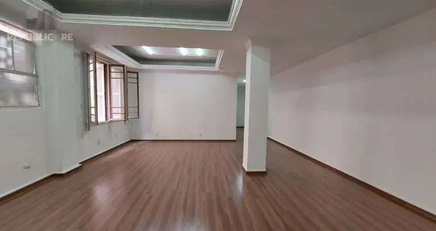 Apartamento à venda no centro histórico com 121 m² e 2 dormitórios/quartos disponíveis