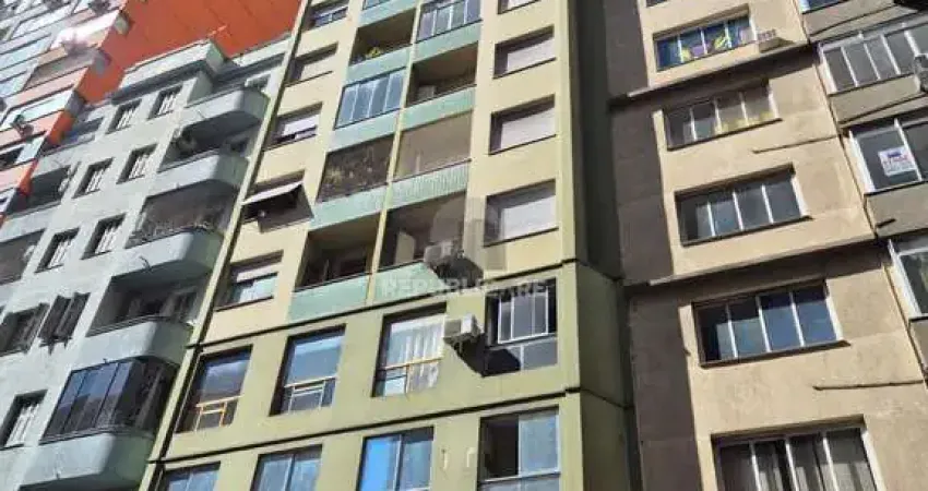 Apartamento à venda no centro histórico com 1 dormitório e 53 m² de área útil