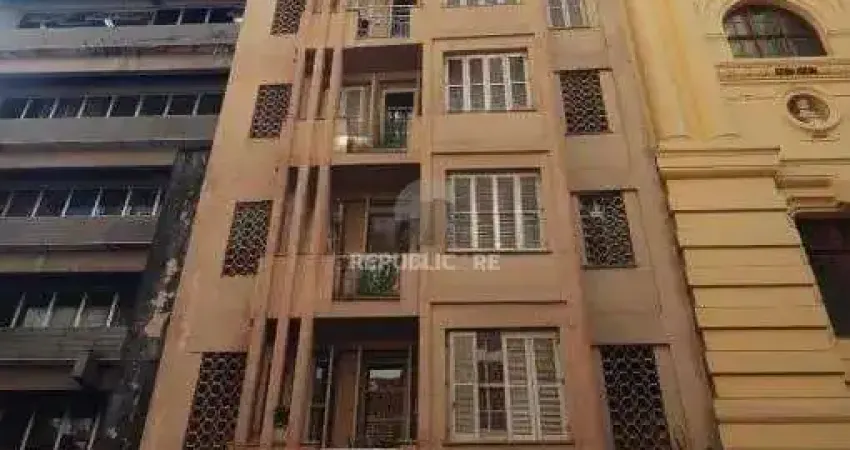 Apartamento à venda no centro histórico com 29m² e 1 dormitório/quarto disponível!