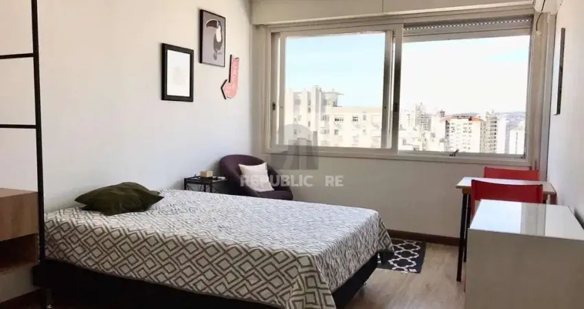 Venda de apartamento no centro histórico com 25 m² e 1 dormitório/quarto disponível.