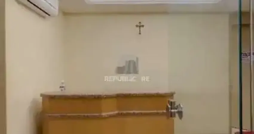 Escritório à venda no centro histórico com área útil de 162 m² disponível para compra.