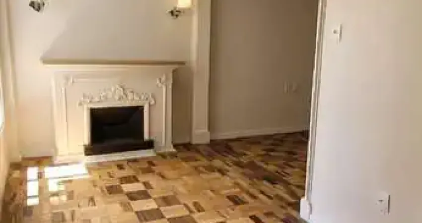 Apartamento à venda no centro histórico com 94 m² e 3 dormitórios/quartos disponíveis.