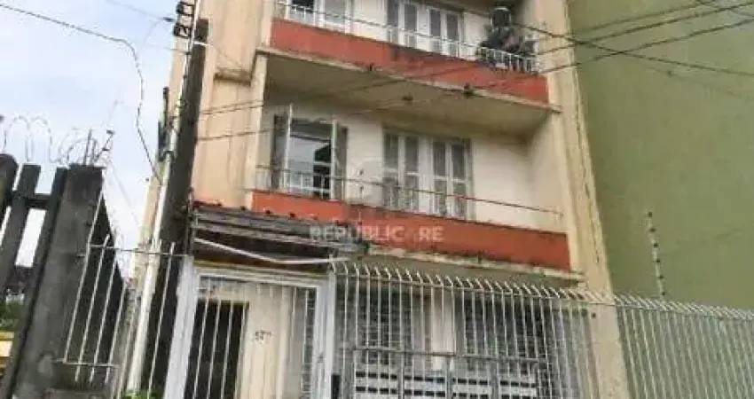 Apartamento à venda no bairro floresta com 1 dormitório e área de 34 m² disponível.