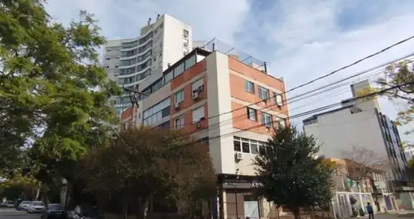 Apartamento à venda no bairro menino deus, com 1 dormitório e 38 m² de área útil.