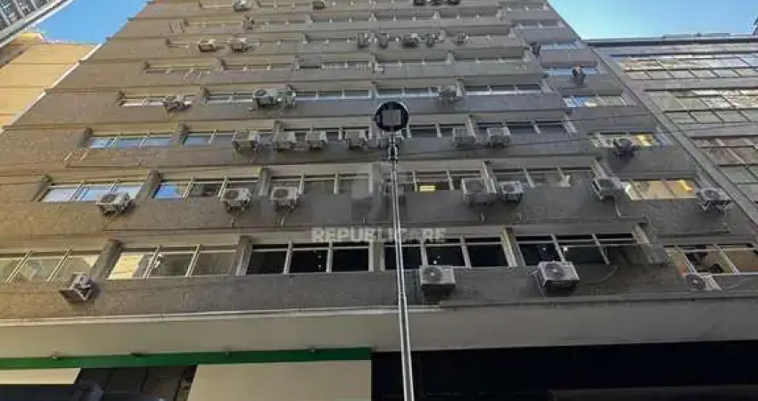 Escritório para locação no centro histórico com 25 m² de área útil disponível