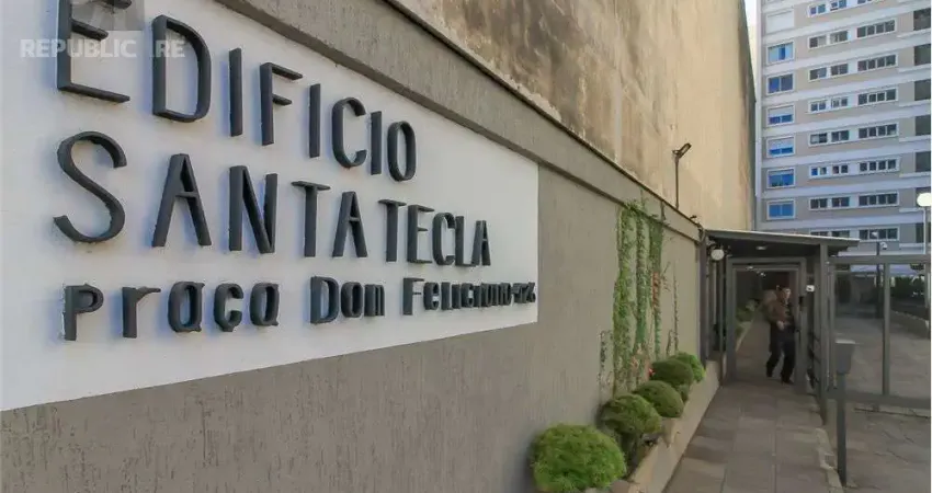 Apartamento à venda no centro histórico com 207 m² e 4 dormitórios/quartos disponíveis.