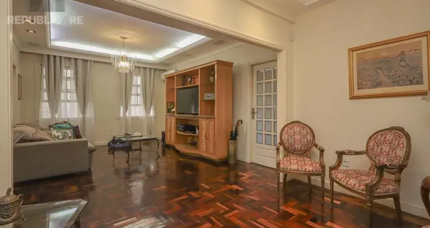 Venda de apartamento no centro histórico com 136 m² e 3 dormitórios/quartos disponíveis