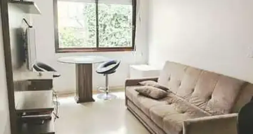 Apartamento para alugar no Centro Histórico com 1 dormitório e 40 m² disponíveis.