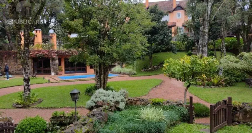 Casa de condomínio à venda no bairro Vila Suica com 171 m² e 3 dormitórios/quartos.