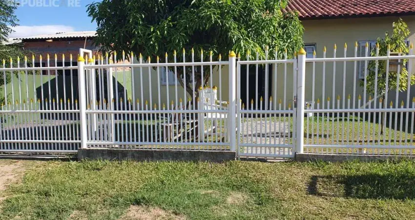 Casa residencial à venda no bairro Restinga com 80m² e 3 dormitórios/quartos.