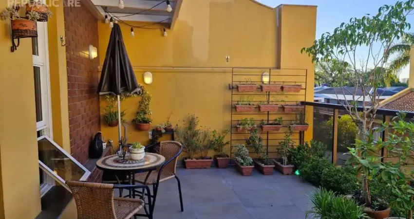 Casa de condomínio à venda com 3 dormitórios no bairro Medianeira e 166 m² úteis