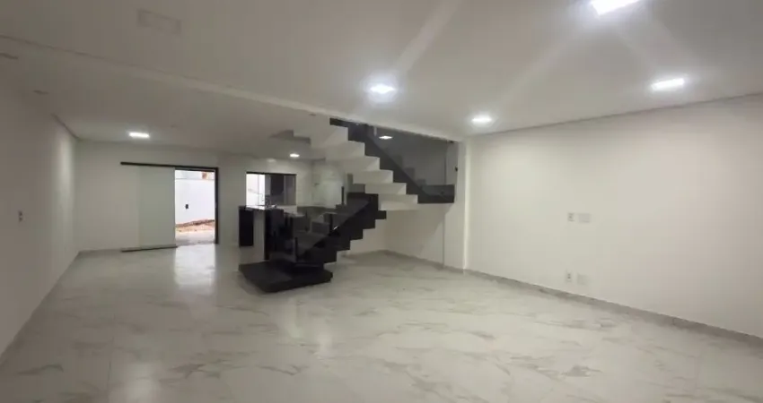 Linda casa 3 quartos à venda  no bairro Aeroporto - Juiz de Fora
