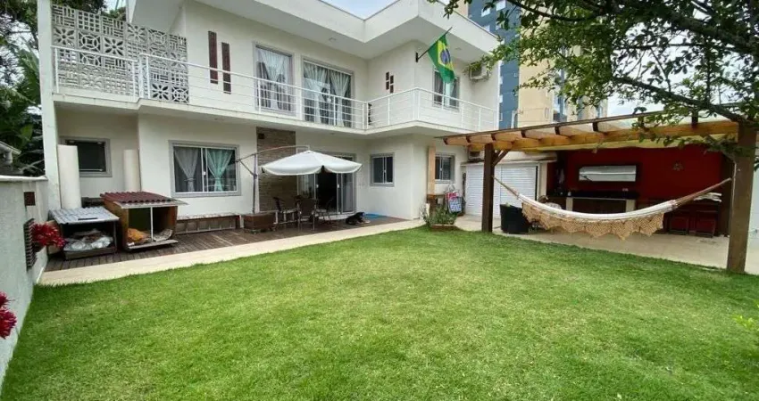 Casa com 2 quartos à venda na Rua Almiro Bernardo da Silva, 75, Centro, Balneário Piçarras