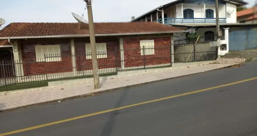 EXCELENTE CASA DE PRAIA A 390 METROS DA AREIA EM BARRA VELHA-SC