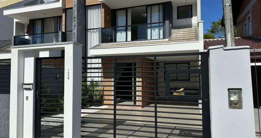 Casa com 3 quartos à venda na Rua Doutora Suzi Amélia, 103, Centro, Balneário Piçarras