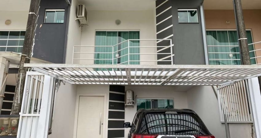 LINDO SOBRADO DE 3 DORMITÓRIOS NO CENTRO DE PIÇARRAS