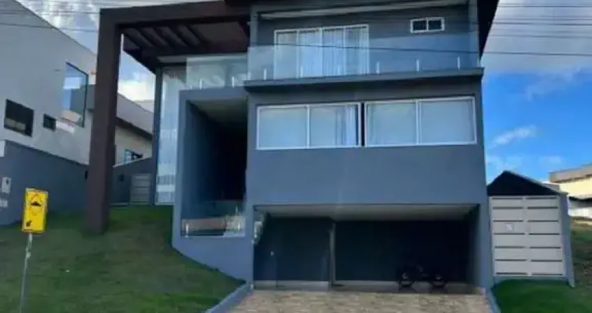 Vendo belíssimo sobrado semi mobiliado no condomínio do lago - 3° etapa go.