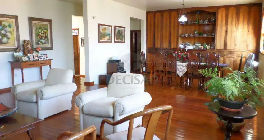 Casa à venda, 3 quartos, 3 suítes, 4 vagas, Santa Efigênia - Belo Horizonte/MG