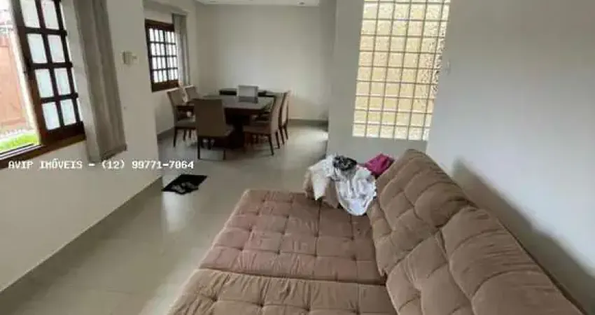 Casa para Venda em Taubaté, Parque São Luís, 3 dormitórios, 1 suíte, 3 banheiros, 3 vagas