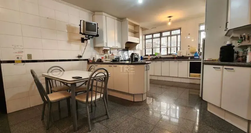 Sobrado muito espaçoso à venda no jardim chapadão, para moradia ou comercio!