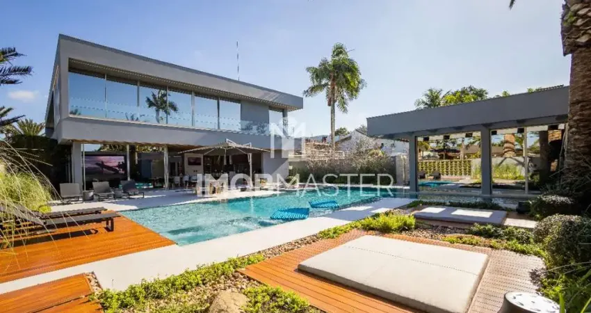 Casa de condomínio com 840 m², sendo 6 suítes à venda no bairro jardim acapulco.