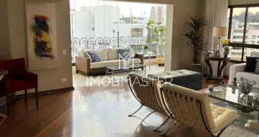 Apartamento com 290 m², 4 quartos sendo 3 suítes à venda no bairro real parque.