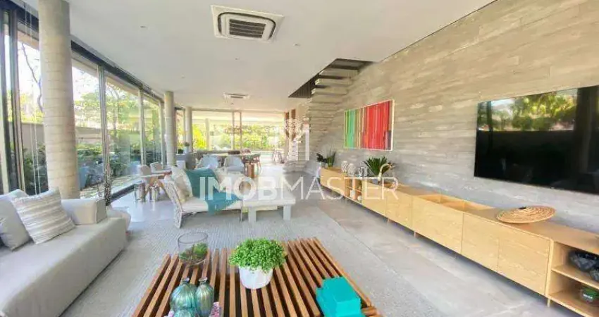 Casa com 620 m², 4 quartos sendo 4 suítes à venda no bairro Baleia.