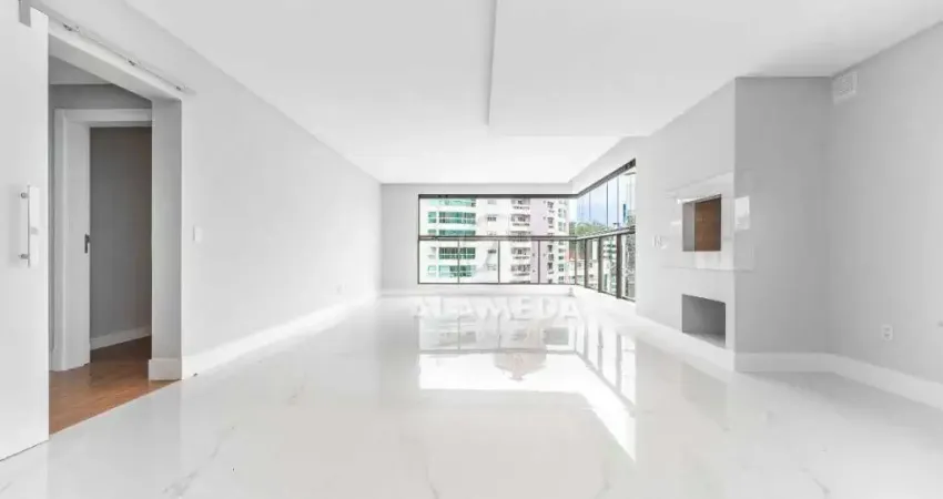 Apartamento à venda por R$ 1.500.000,00 - Victor Konder - Blumenau/SC