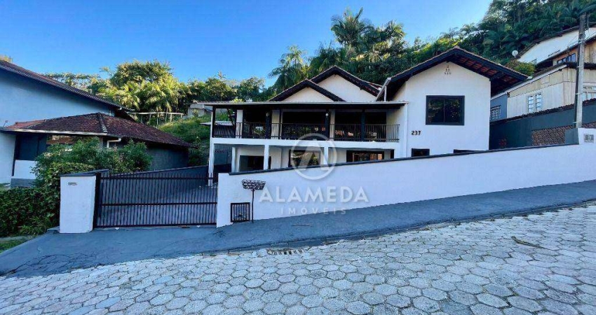 Casa com 5 dormitórios à venda, 400 m² por R$ 750.000,00 - Água Verde - Blumenau/SC