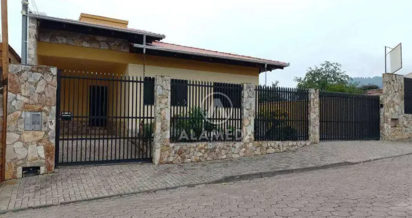 Casa com 3 dormitórios à venda, 240 m² por R$ 850.000,00 - Passo Manso - Blumenau/SC