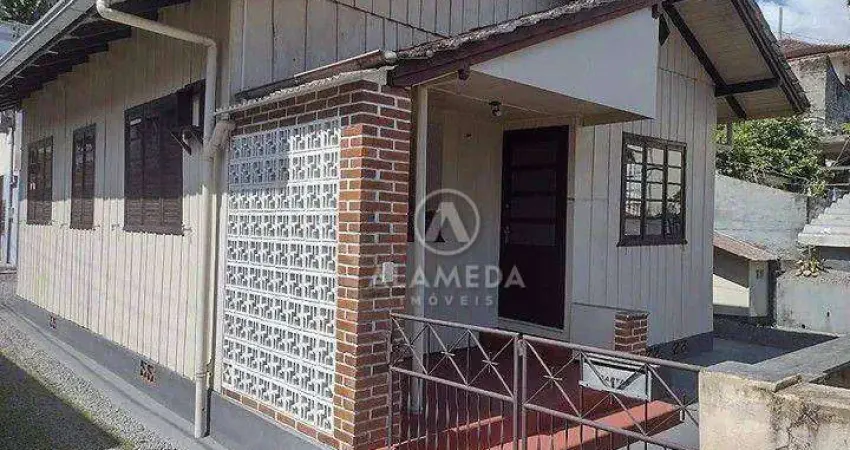 Casa com 3 dormitórios para alugar, 100 m² por R$ 2.380,00/mês - Velha - Blumenau/SC