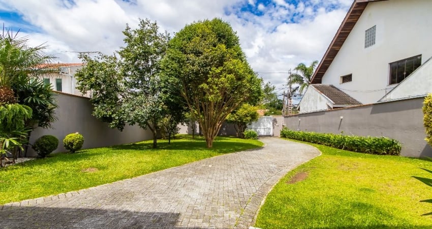 Casa à venda com 4 quartos no bairro Boqueirão em Curitiba