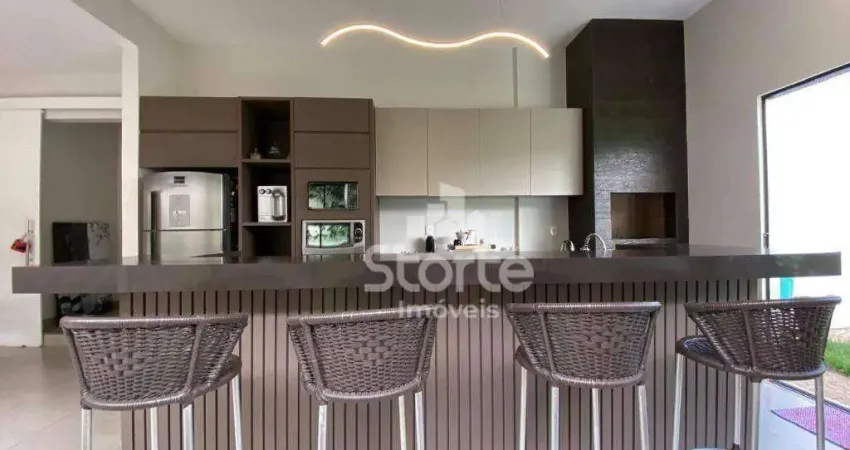 Casa com 3 dormitórios para alugar, 228 m² por r$ 6.500,00/mês - tabajaras - uberlândia/mg