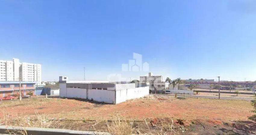 Área à venda, 2651 m² por r$ 1.800.000,00 - marta helena - uberlândia/mg