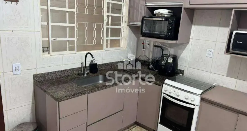 Casa com 3 dormitórios para alugar, 125m² por r$ 3.000/mês (sem mobília) ou r$ 3.200/mês (com mobília) - carajás - uberlândia/mg