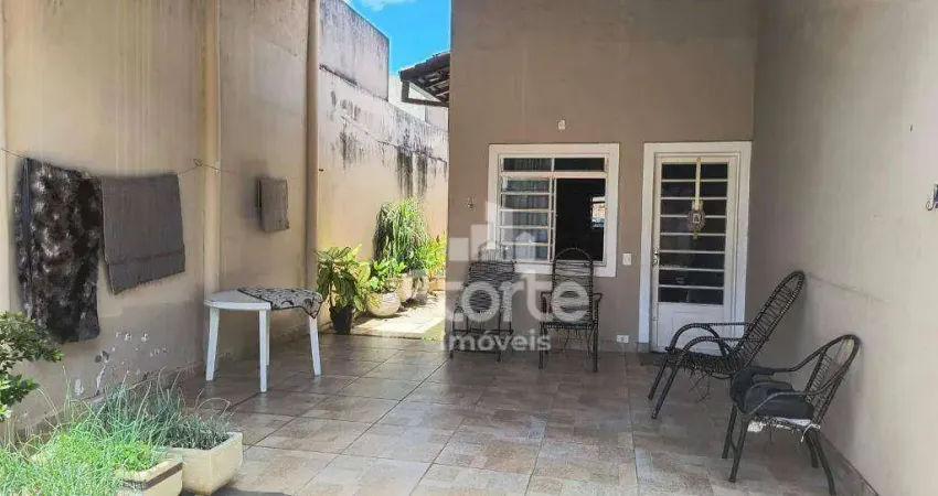 Casa com 3 dormitórios para alugar, 156 m² por r$ 3.000,00/mês - jardim botânico - uberlândia/mg