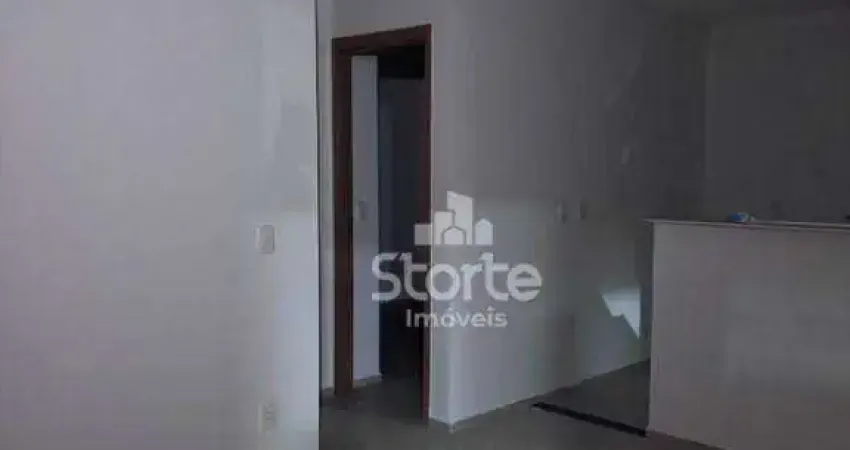 Apartamento térreo com varanda estendida com 2 dormitórios à venda, 47m² por r$ 180.000 - chácaras tubalina e quartel - uberlândia/mg