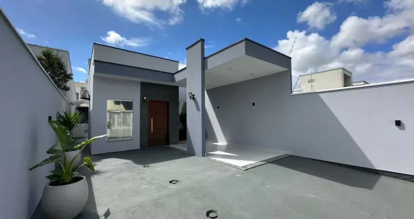 Linda casa à venda semimobiliada em tijucas/sc por r$790.000,00 localizada no mata atlântica no bairro universitário!