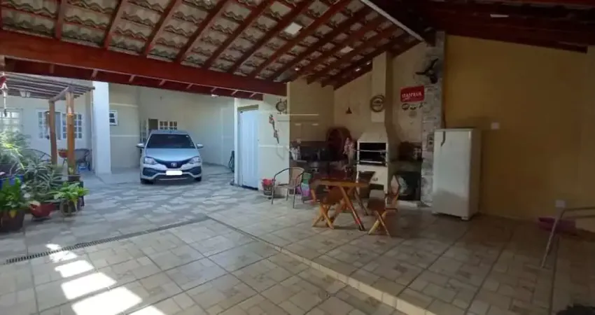 Sobrado com 4 dormitórios - 3 banheiros - 3 vagas de garagem - Villa Branca - Jacareí
