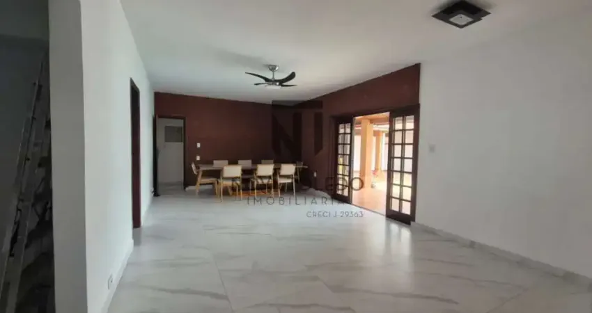 Casa - Jardim das Indústrias - 3 Dormitórios - 287m²