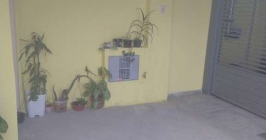 casa com dois dormitórios, duas salas, área de serviço, vaga de garagem na  Parada Inglesa divisa com a Vila Dom Pedro II