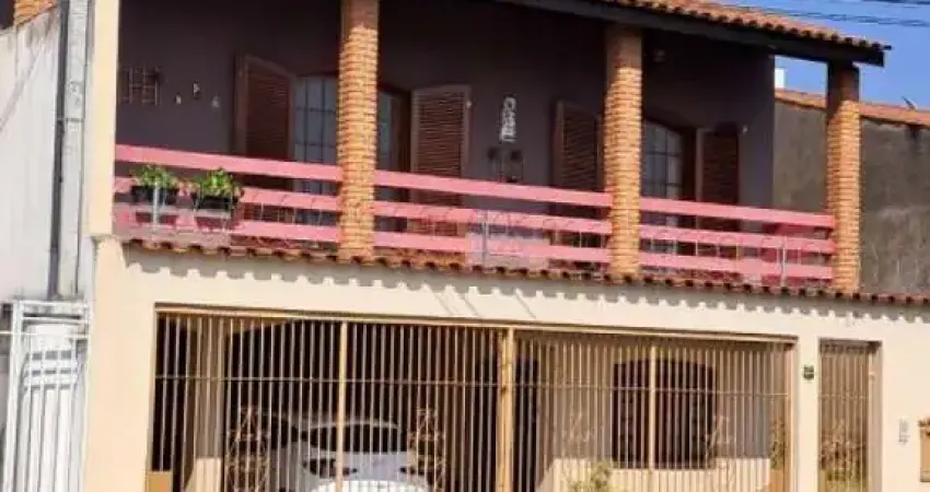 Sobrado com três dormitórios, sendo uma suite, salão de jogos, edícula, bairro Nova Ipanema