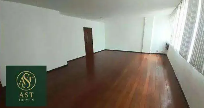 AST IMÓVEIS VENDE apartamento com 260 m² na praia de Icaraí com 4 quartos sendo 1 suíte e 1 vaga de garagem