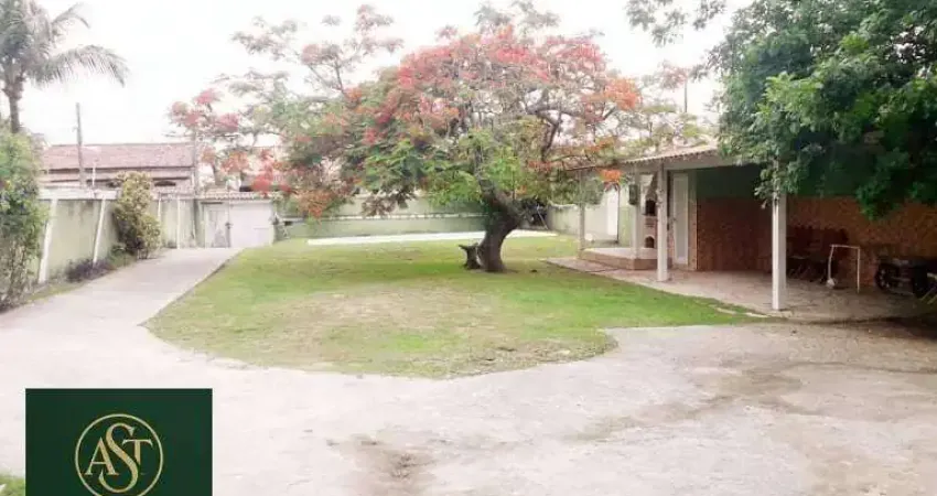 Casa com 2 dormitórios, 240 m² - venda por R$ 700.000,00 ou aluguel por R$ 4.500,00/mês - Barroco (Itaipuaçu) - Maricá/RJ